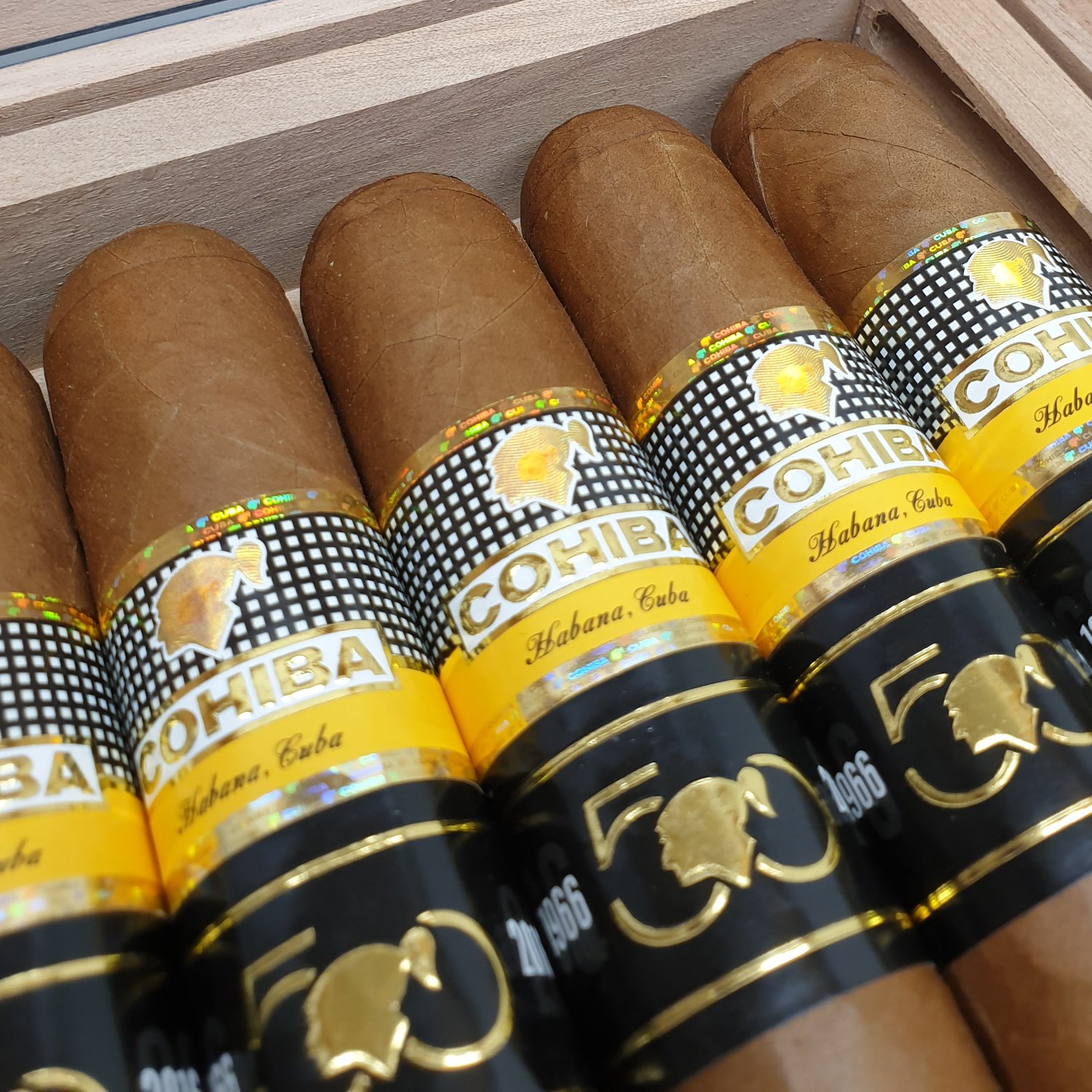 Lot 312 - Cohiba Majestuosos 1966 - Limited Edition Humidors - Uk Based ...