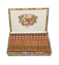 Lot 187 - Romeo y Julieta Coronitas en Cedro