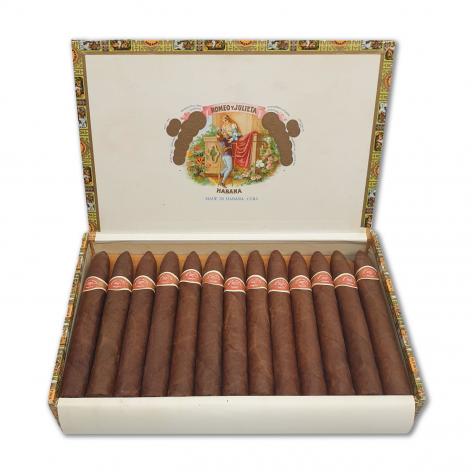 Lot 100 - Romeo y Julieta Piramides