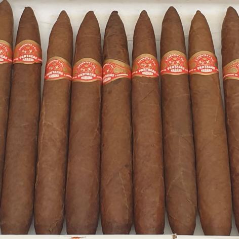 Lot 101 - Partagas Presidente