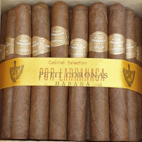 Lot 108 - Por Larranaga Petit Coronas 