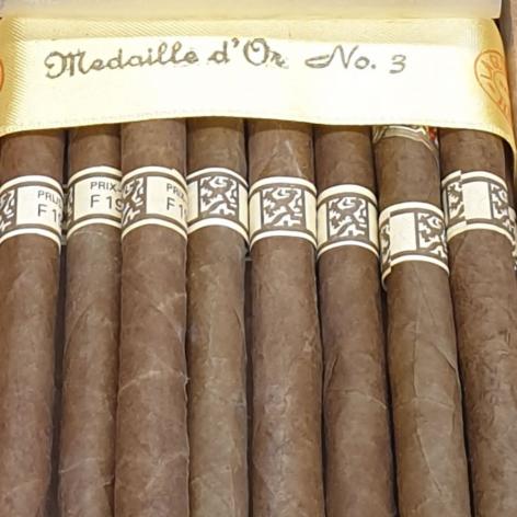 Lot 10 - La Gloria Cubana Medaille d&#39;Or No. 3