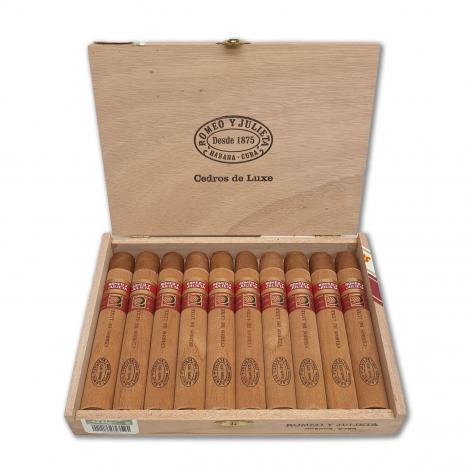 Lot 118 - Romeo y Julieta Cedros De Luxe 