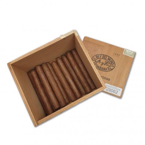 Lot 11 - El Rey Del Mundo Petit Coronas 