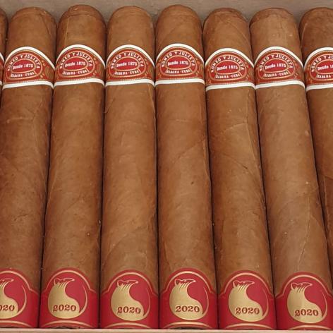 Lot 121 - Romeo y Julieta Maravilla 8