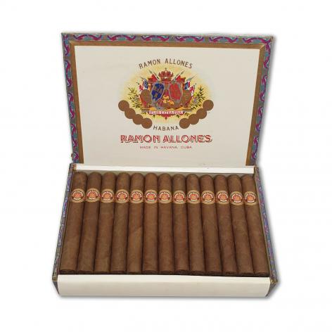 Lot 121 - Ramon Allones Petit Coronas