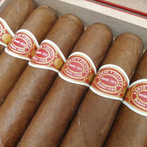 Lot 132 - Romeo y Julieta Maravillas 8