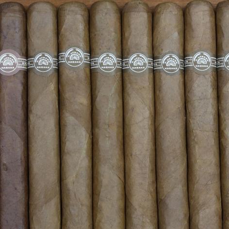 Lot 147 - H. Upmann Monarchs