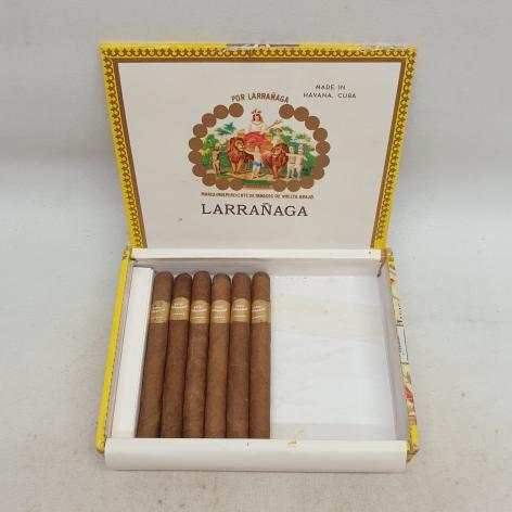 Lot 150 - Por Larranaga Panatelas 