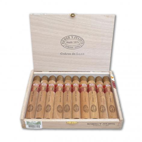 Lot 150 - Romeo y Julieta Cedros De Luxe 