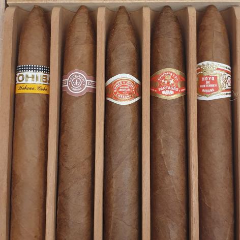 Lot 150 - Seleccion Piramides