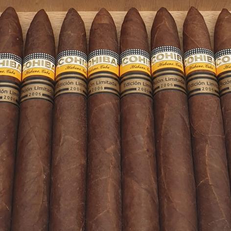 Lot 151 - Cohiba Piramides 