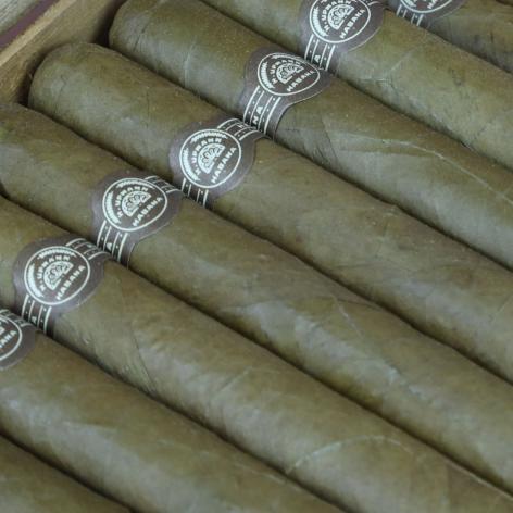 Lot 152 - H. Upmann Sir Winston