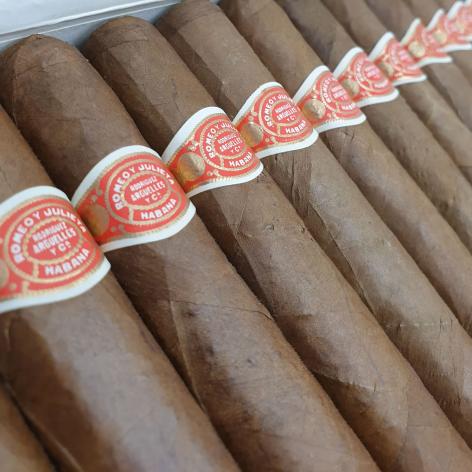 Lot 155 - Romeo y Julieta Exhibition No.4