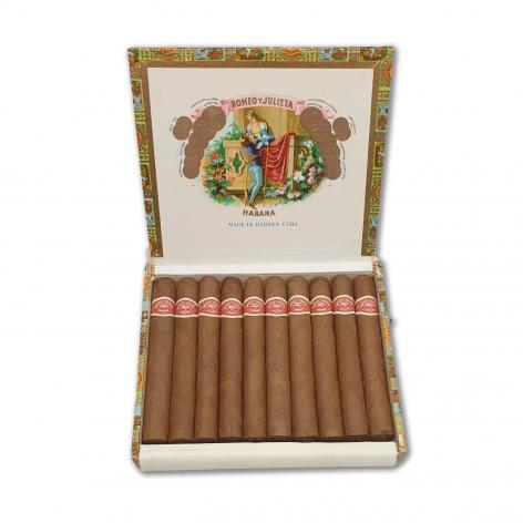 Lot 157 - Romeo y Julieta Petit Coronas 