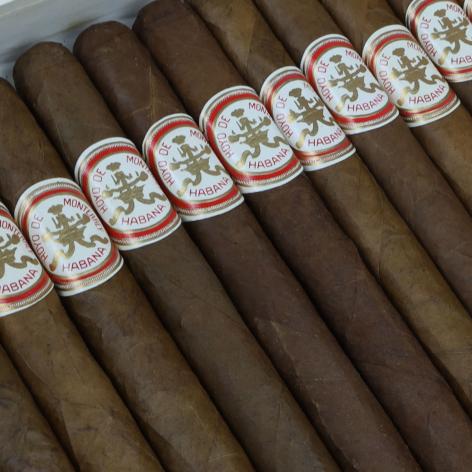 Lot 158 - Hoyo de Monterrey Double Coronas