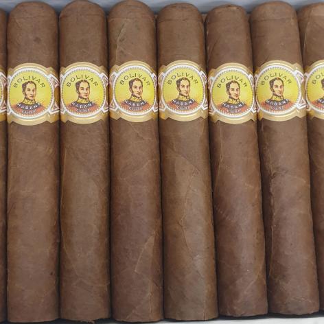 Lot 167 - Bolivar Royal coronas 