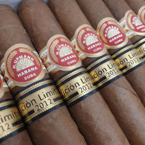 Lot 173 - H. Upmann Robustos