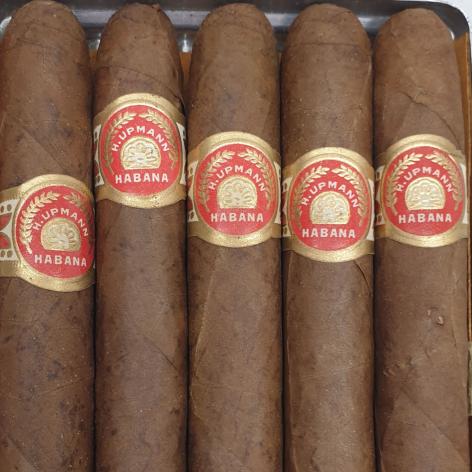 Lot 175 - H.Upmann Medias Coronas 