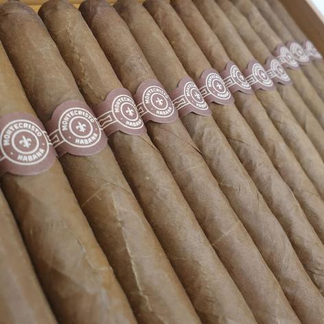 Lot 17 - Montecristo Especial