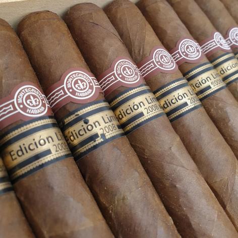 Lot 189 - Montecristo Sublimes 