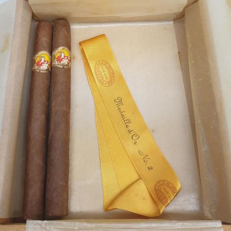 Lot 18 - La Gloria Cubana Medaille d&#39;Or No.2