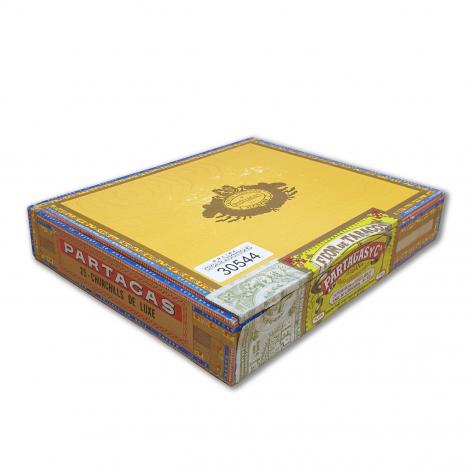 Lot 18 - Partagas Churchills de Luxe