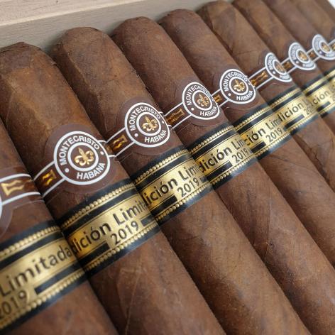 Lot 190 - Montecristo Supremos 