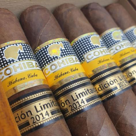 Lot 192 - Cohiba Robustos Supremos 