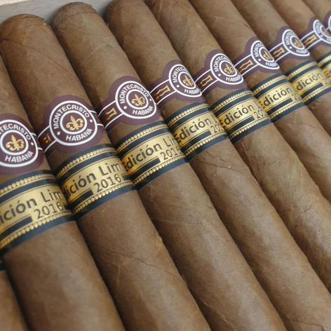 Lot 195 - Montecristo Dantes