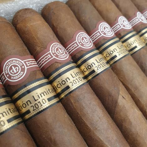 Lot 197 - Montecristo Grand Edmundo