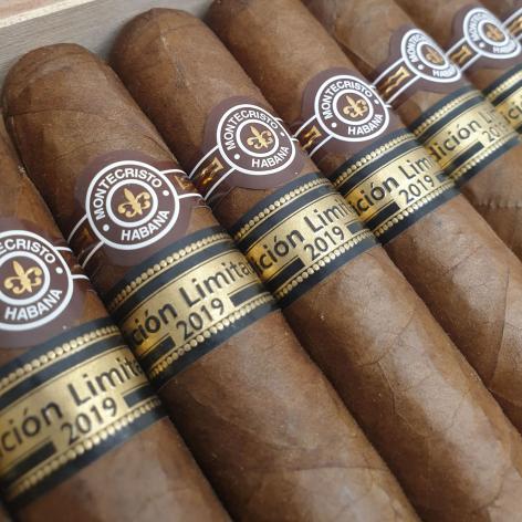 Lot 199 - Montecristo Supremos 