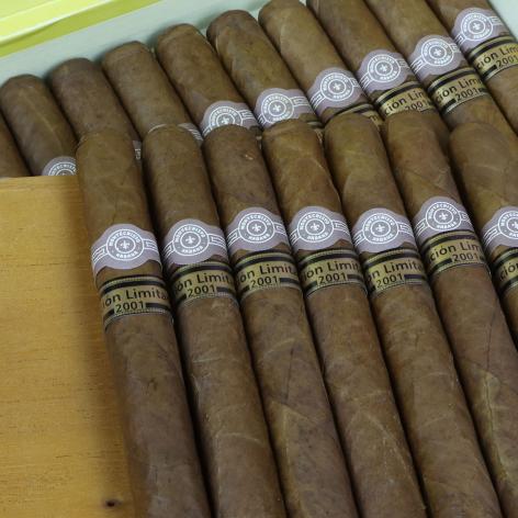 Lot 200 - Montecristo Double Coronas