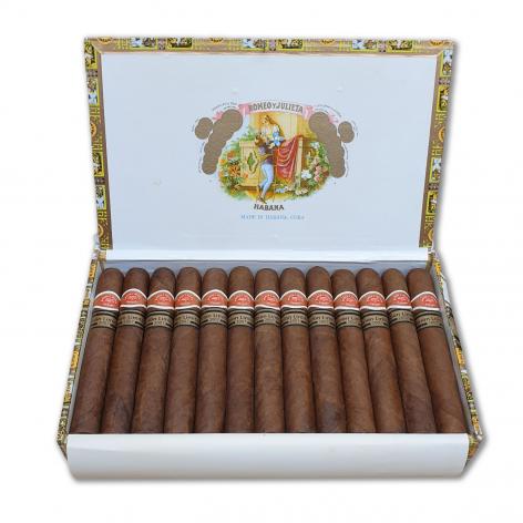 Lot 205 - Romeo y Julieta Escudos 