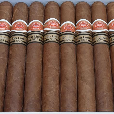 Lot 206 - Romeo y Julieta Escudos 