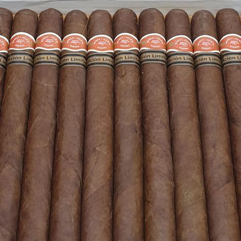 Lot 207 - Romeo y Julieta Exhibition No. 2