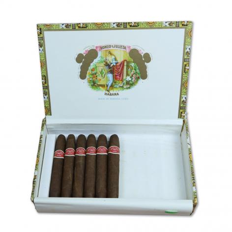 Lot 209 - Romeo y Julieta Celestiales Finos