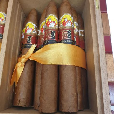 Lot 210 - La Gloria Cubana La Casa del Habano 25th Aniversario