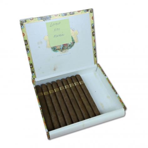 Lot 211 - Romeo y Julieta Churchills