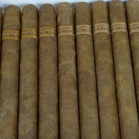 Lot 211 - Romeo y Julieta Churchills