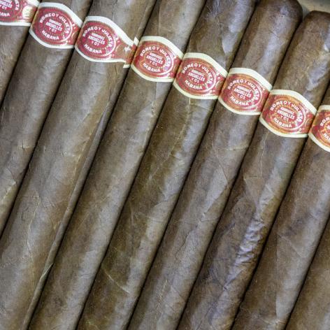 Lot 212 - Romeo y Julieta Prince of Wales