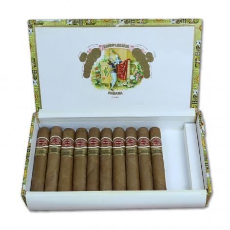 Lot 214 - Romeo y Julieta Short Churchills