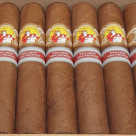 Lot 238 - La Gloria Cubana Revolution