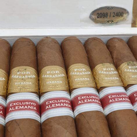 Lot 238 - Por Larranaga Lonsdales