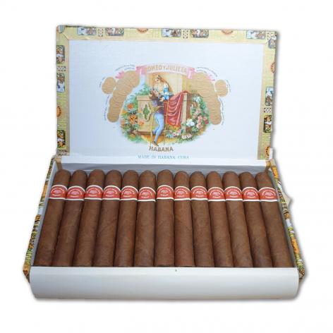 Lot 25 - Romeo y Julieta Petit Princes