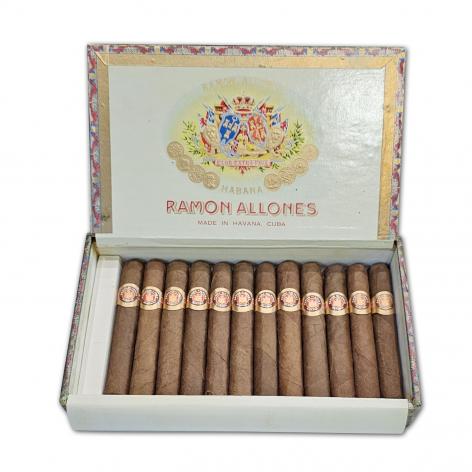 Lot 263 - Ramon Allones Small Club Coronas