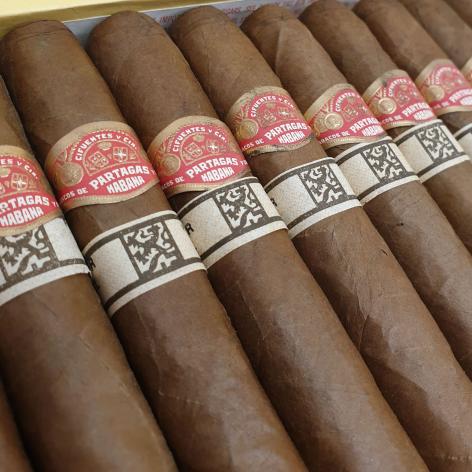 Lot 27 - Partagas Churchills de Luxe