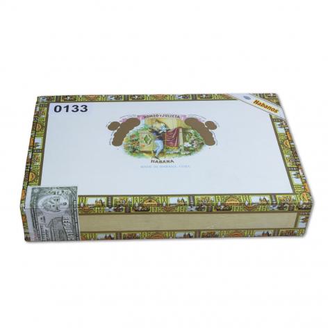 Lot 284 - Romeo y Julieta Piramides