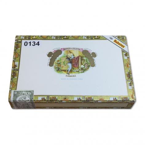 Lot 285 - Romeo y Julieta Piramides