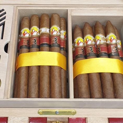 Lot 286 - La Gloria Cubana La Casa del Habano 25th Aniversario